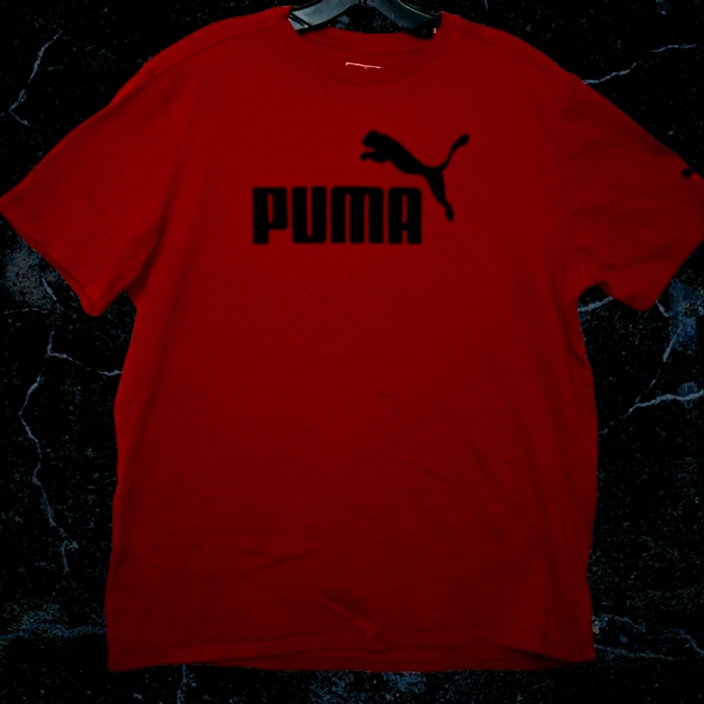 NWOT Mens Puma logo graphic tee